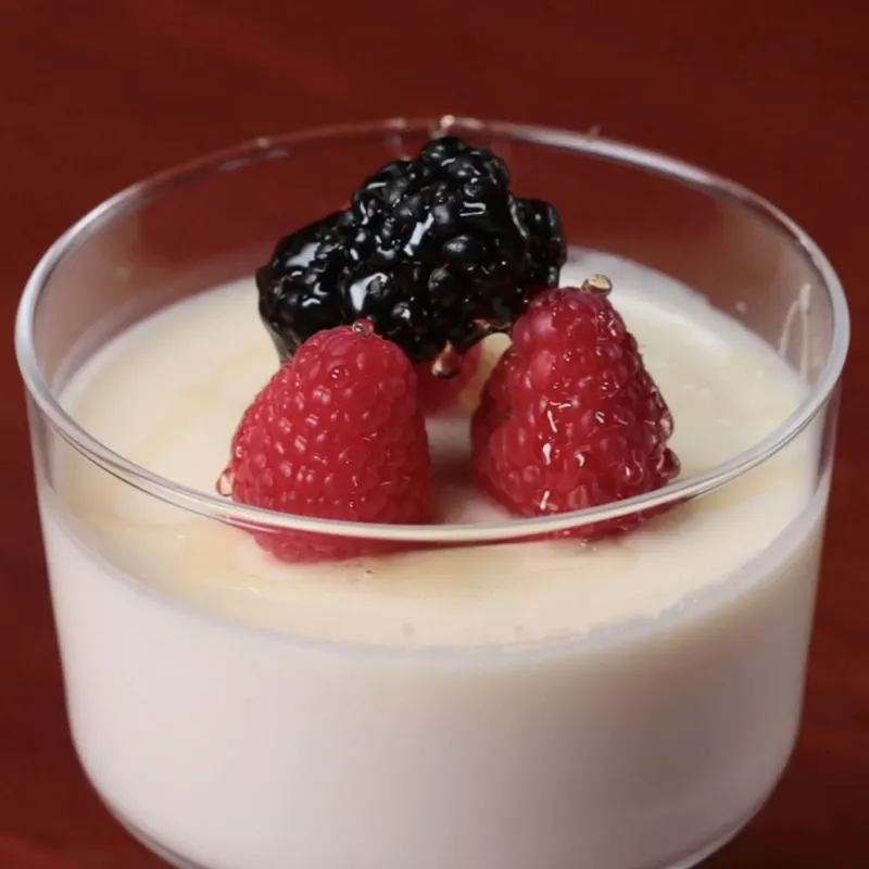 Vegetarian Gluten-Free Vanilla Panna Cotta