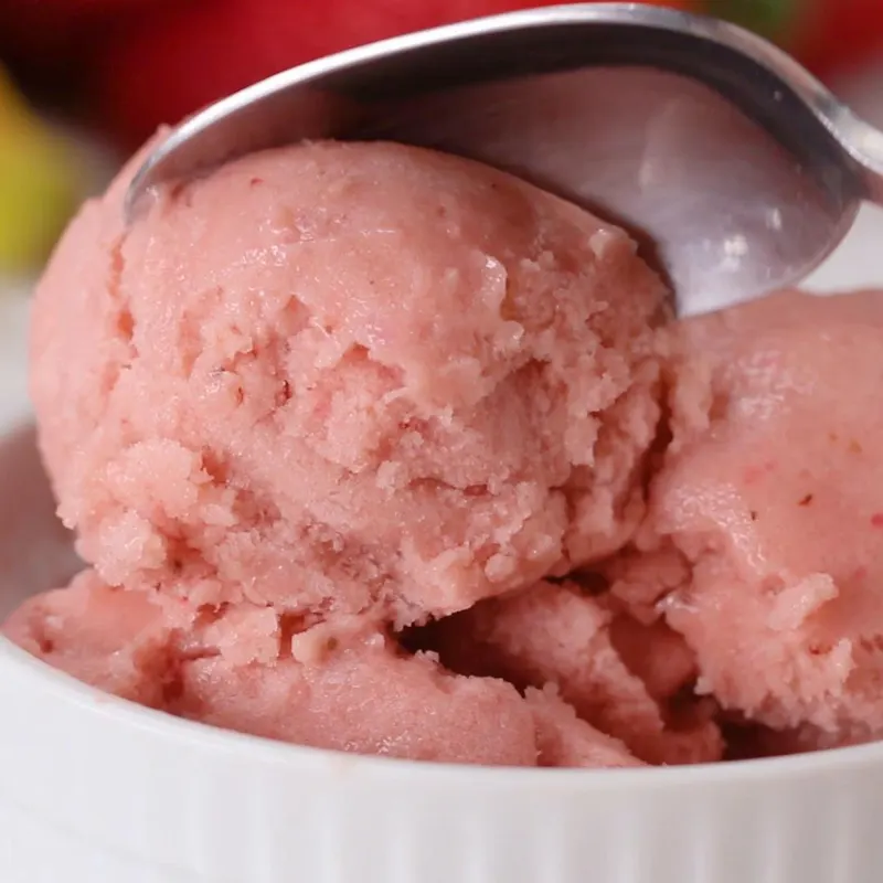 Vegan Vegetarian Strawberry Banana "Ice Cream"