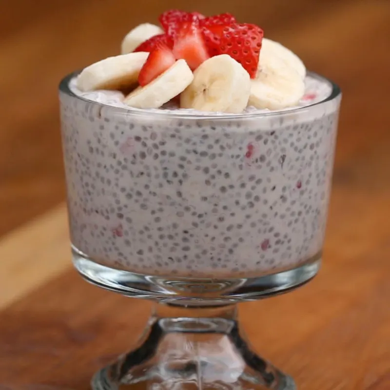 Vegetarian Gluten-Free Strawberry Banana Chia Seed Pudding