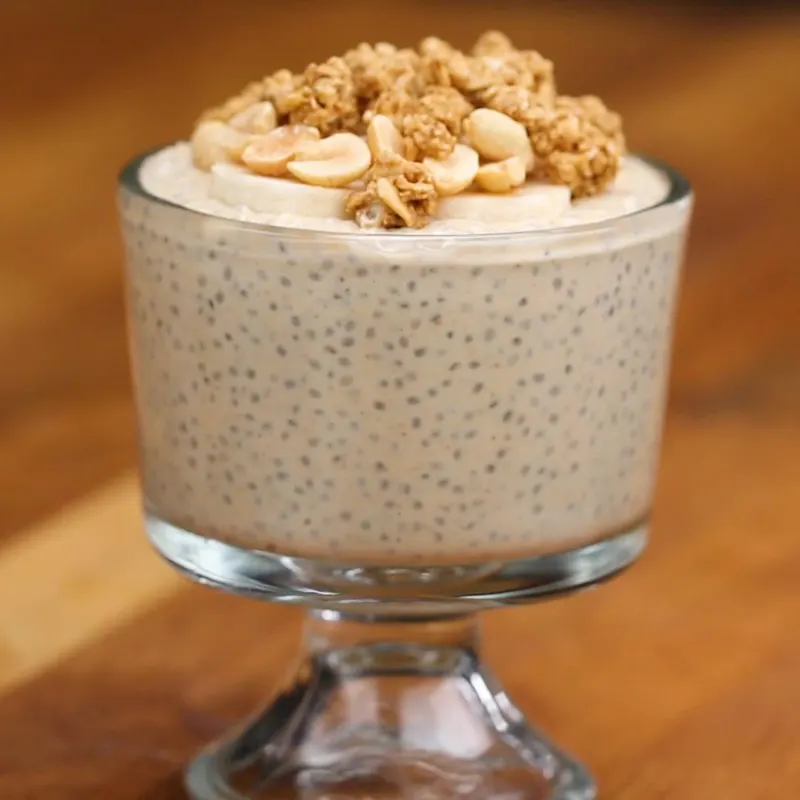 Vegetarian Gluten-Free Peanut Butter Banana Crunch Chia Seed Pudding