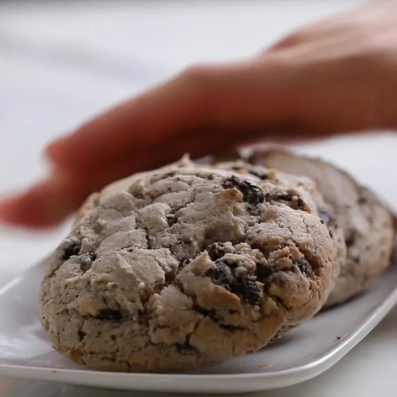 Vegetarian Gluten-Free Cookies ‘n’ Cream Cake Mix Cookies