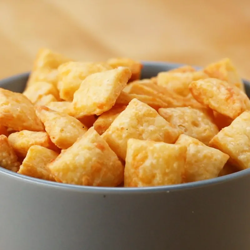 Vegetarian Nut-Free Homemade Cheese Crackers