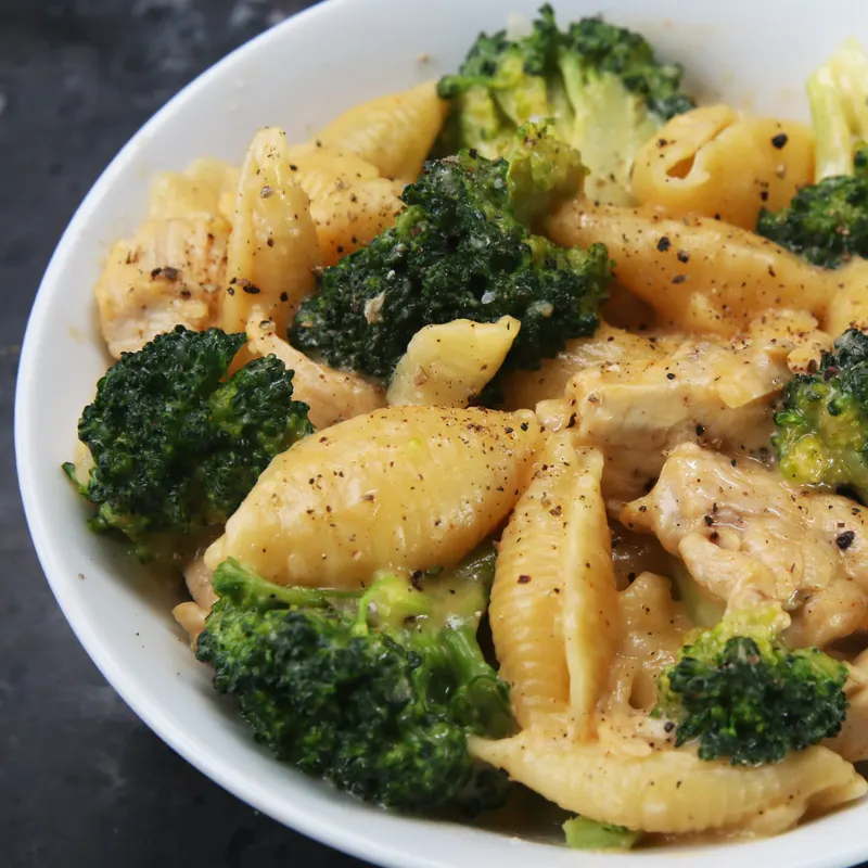 Nut-Free Shellfish-Free Cheesy Chicken And Broccoli Pasta