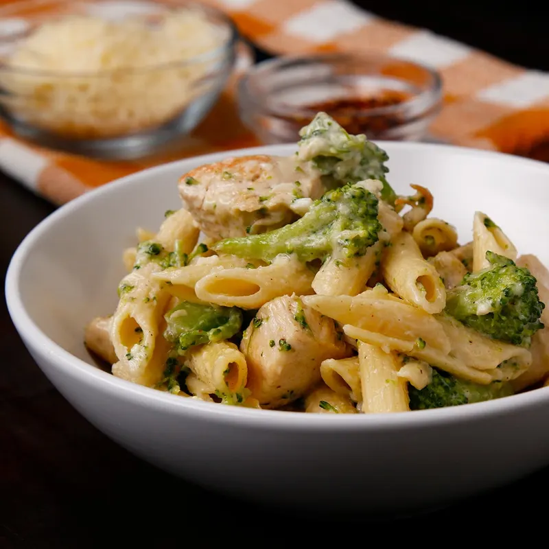 Nut-Free Shellfish-Free Chicken and Broccoli Alfredo