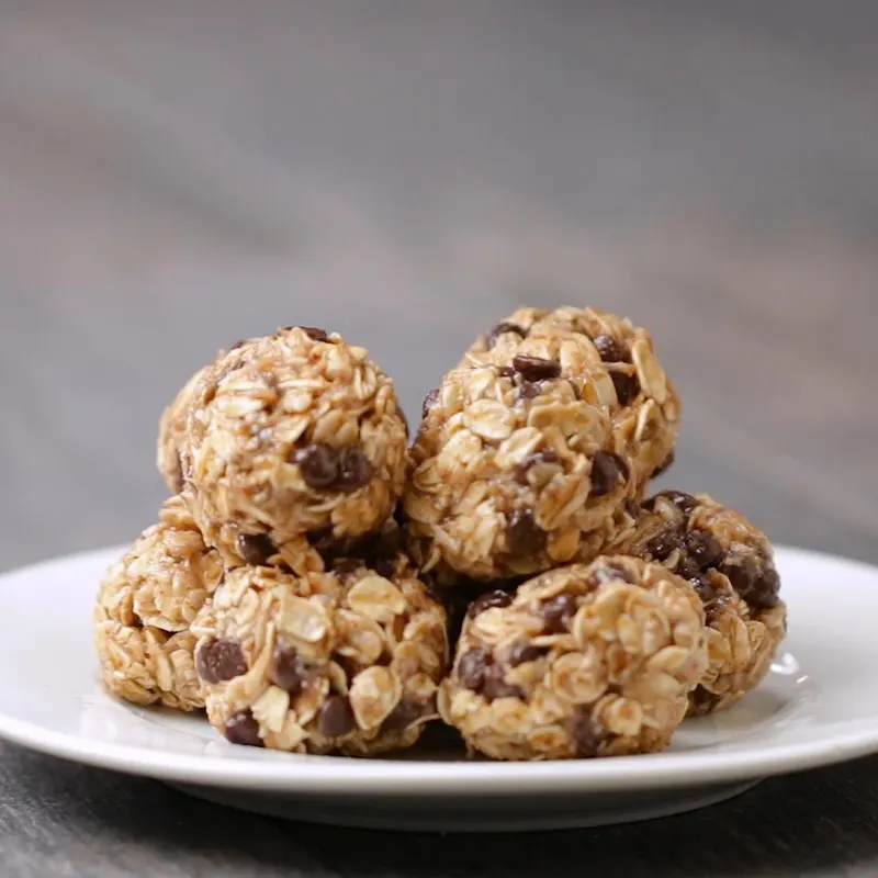 Vegetarian Gluten-Free Banana Chocolate Chip Energy Bites