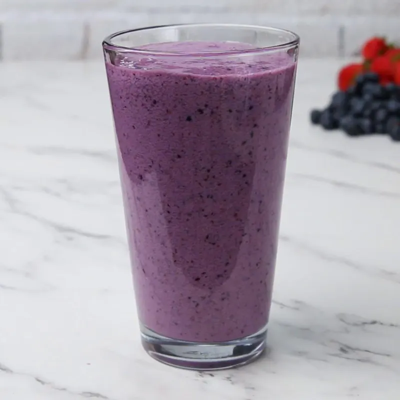 Vegetarian Gluten-Free Probiotic Berry Smoothie