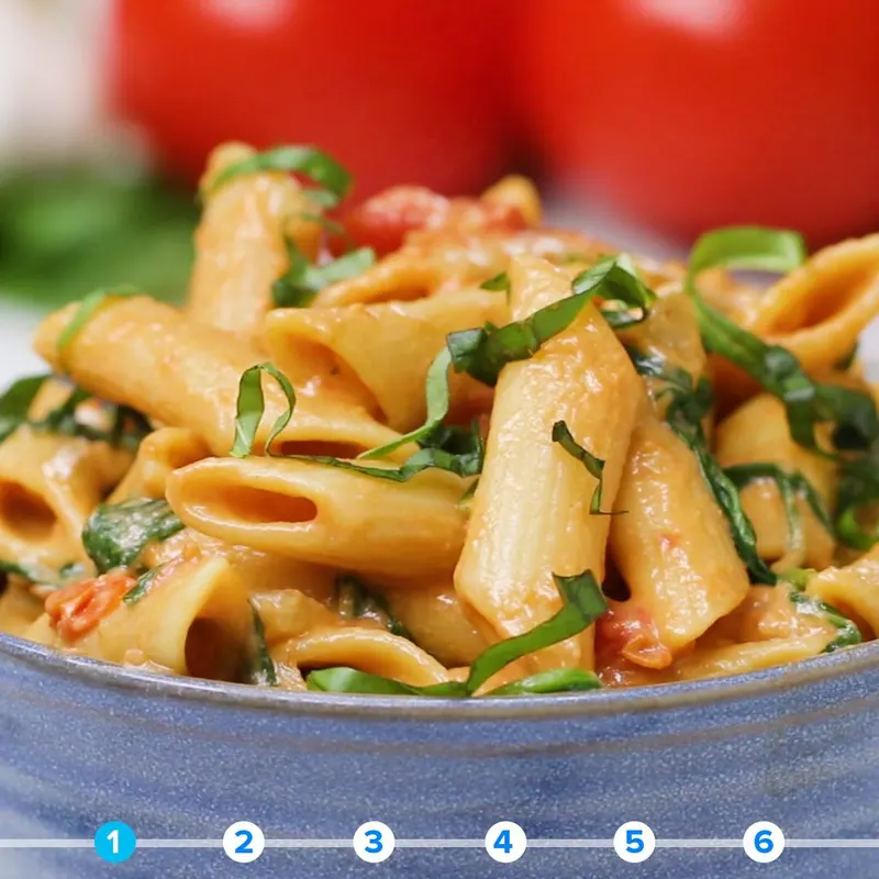Vegan Vegetarian Creamy Dairy-Free One-Pot Pasta
