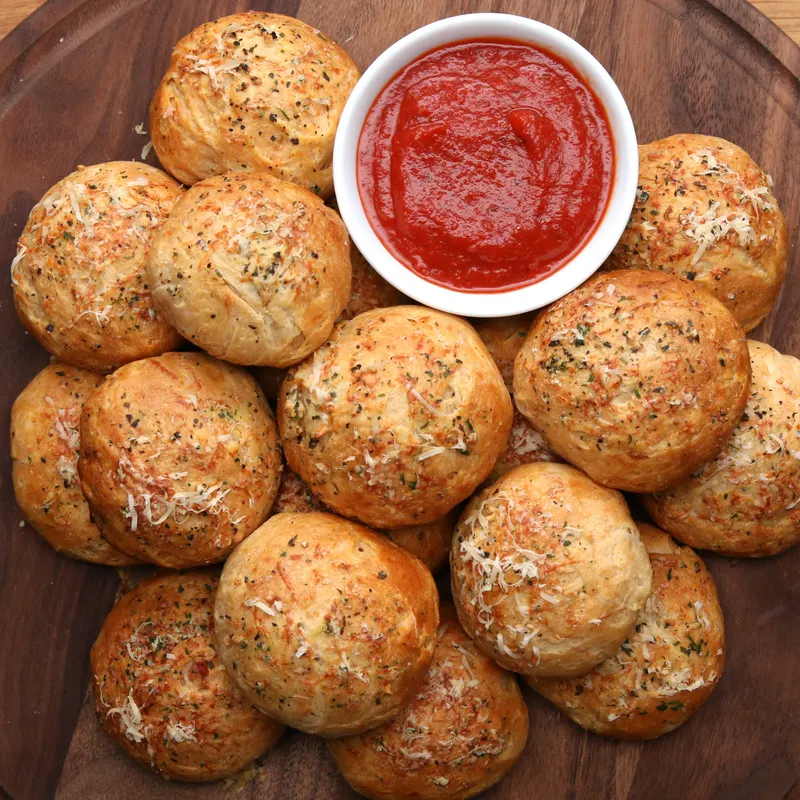Vegetarian Gluten-Free Pizza Bombs
