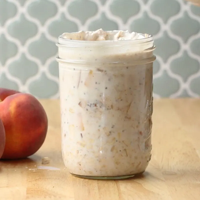 Vegetarian Gluten-Free Peach Pie Overnight Oats
