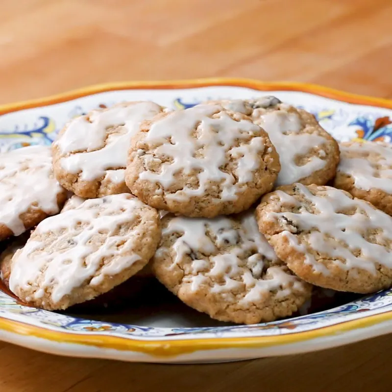 Vegetarian Nut-Free Iced Oatmeal Cookies