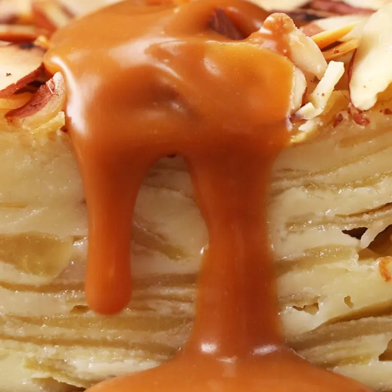 Vegetarian Gâteau Invisible (Invisible Apple Cake)