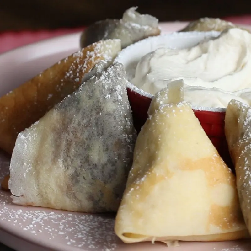 Vegetarian Shellfish-Free Crepe Triangle Pockets
