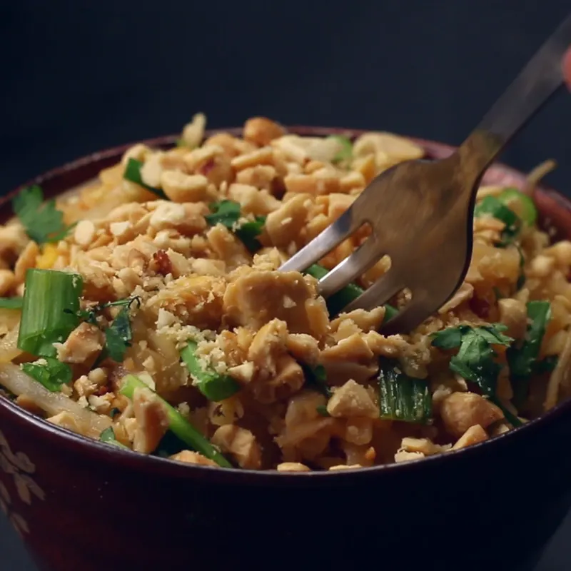 Dairy-Free Shellfish-Free One-Pot Pad Thai