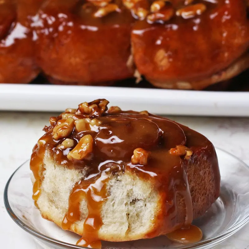 Vegetarian Shellfish-Free Upside-Down Banana Bread Cinnamon Rolls
