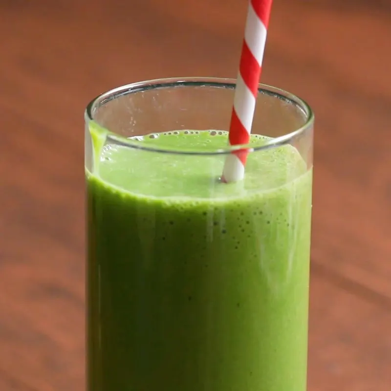 Vegetarian Gluten-Free Greek Yogurt Green Smoothie