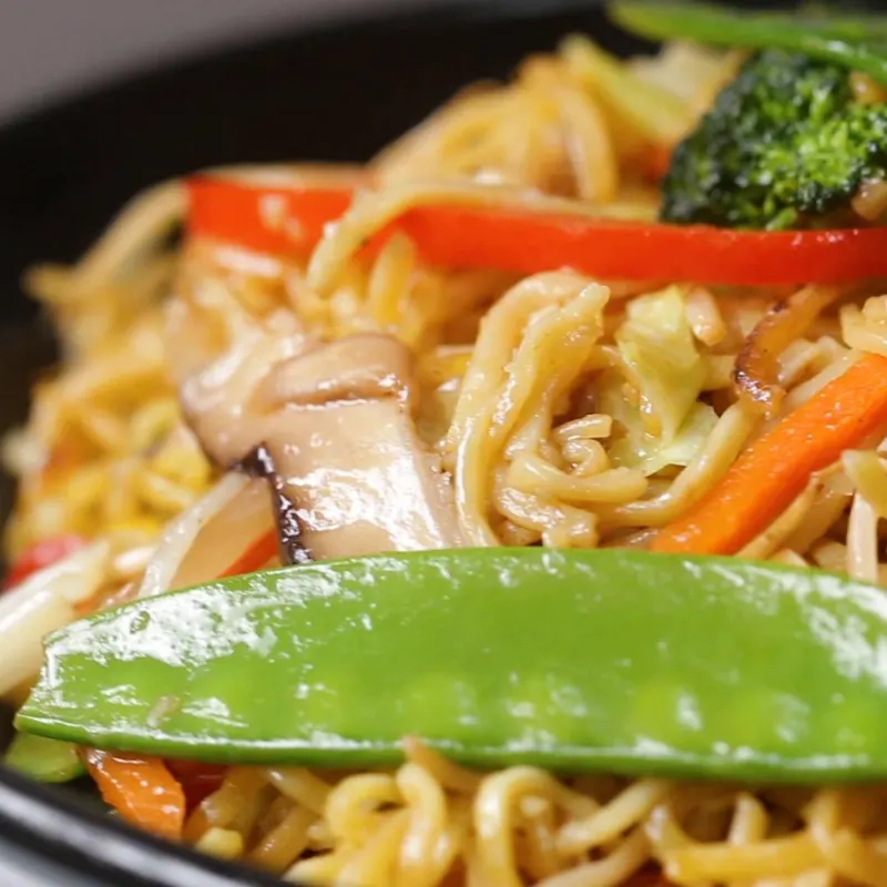 Vegan Vegetarian Veggie-Packed Chow Mein