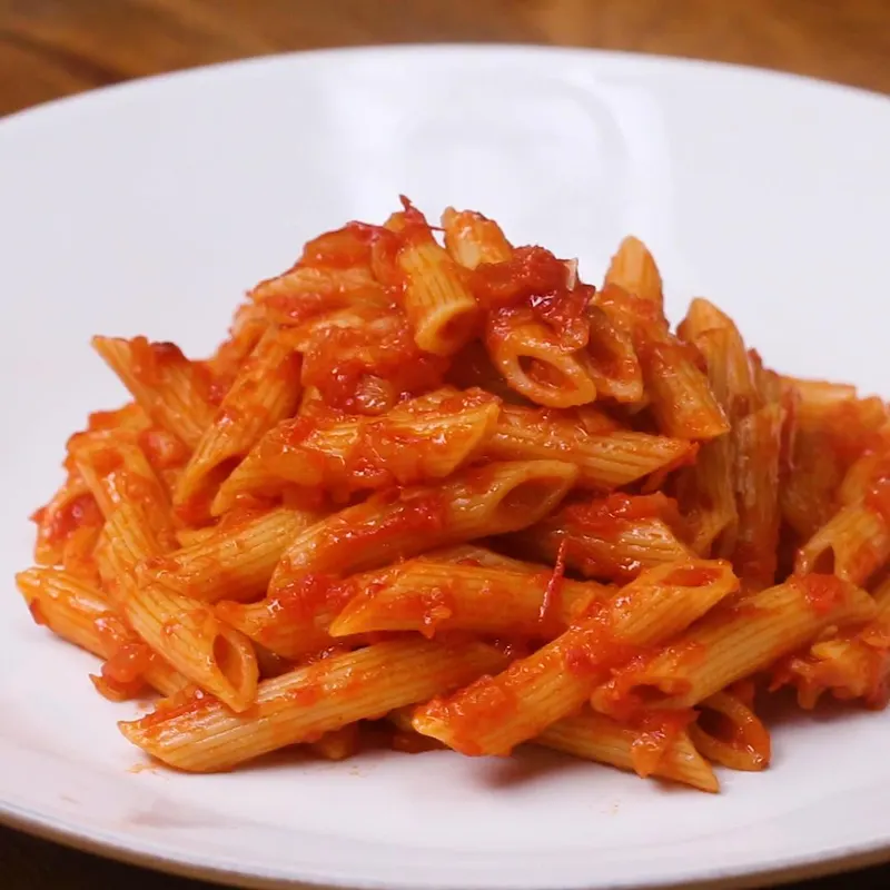 Vegan Vegetarian Penne With Tomato Sauce