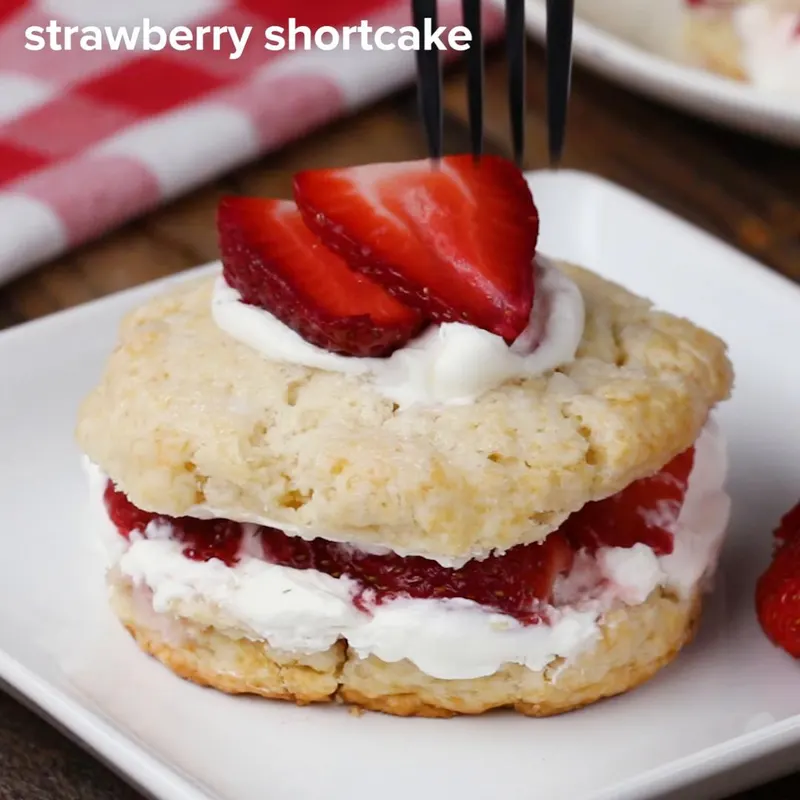 Vegetarian Nut-Free Strawberry Shortcake