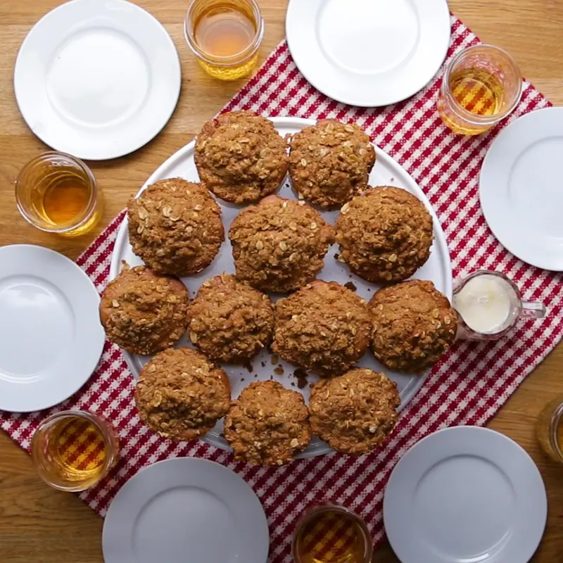 Vegetarian Nut-Free Apple Pie Muffins