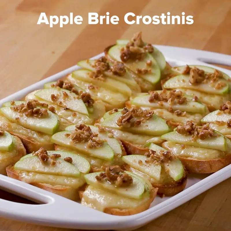 Vegetarian Shellfish-Free Apple Brie Crostinis