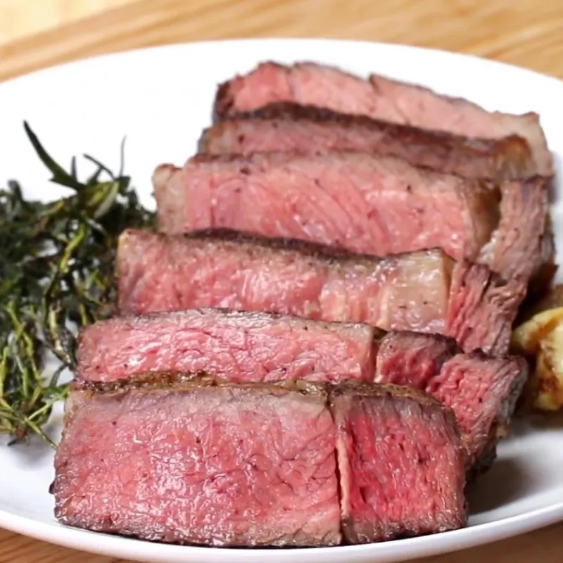 Vegetarian Gluten-Free Steak With Garlic Butter