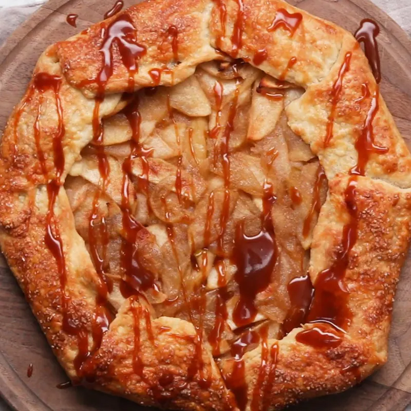 Vegetarian Nut-Free Apple Galette