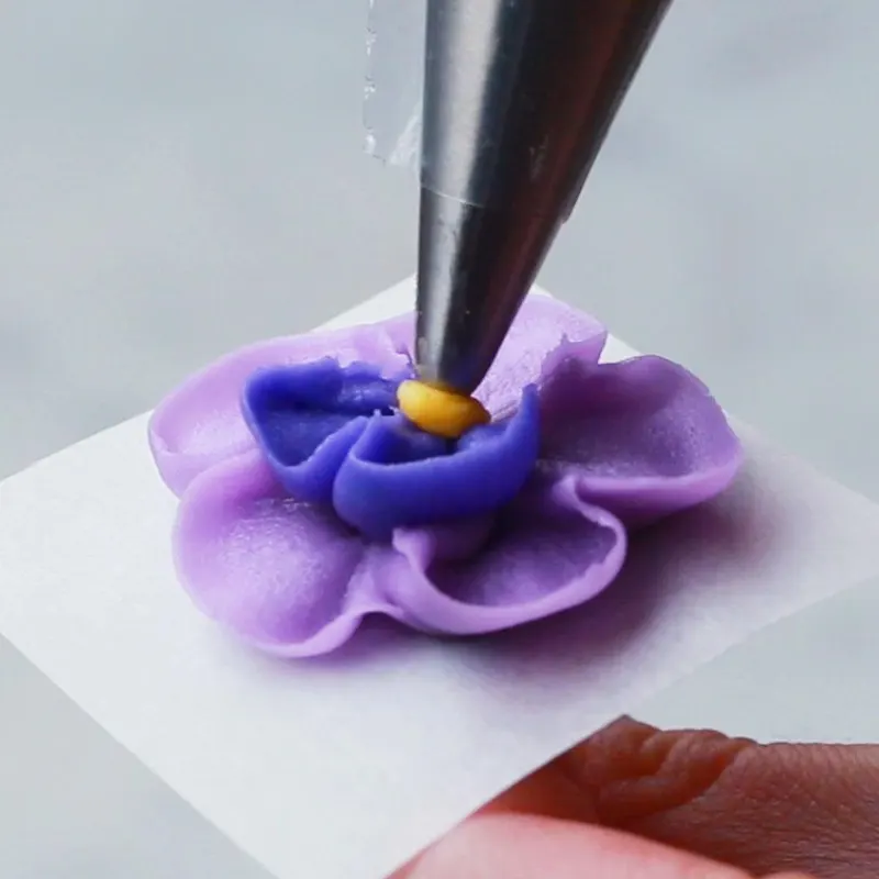Vegetarian Gluten-Free Buttercream Frosting For Decorations