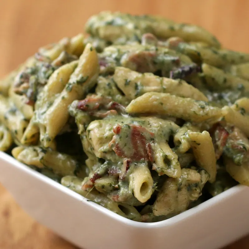 Nut-Free Shellfish-Free One-Pot Chicken Spinach Bacon Alfredo