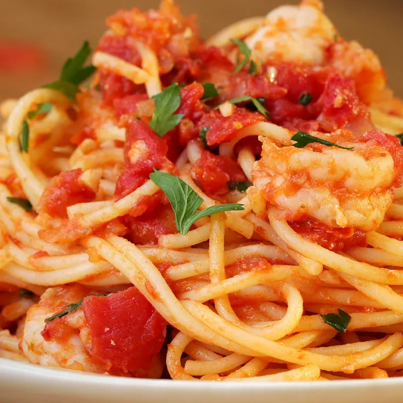 Dairy-Free Nut-Free One-Pot Garlic Tomato Shrimp Pasta