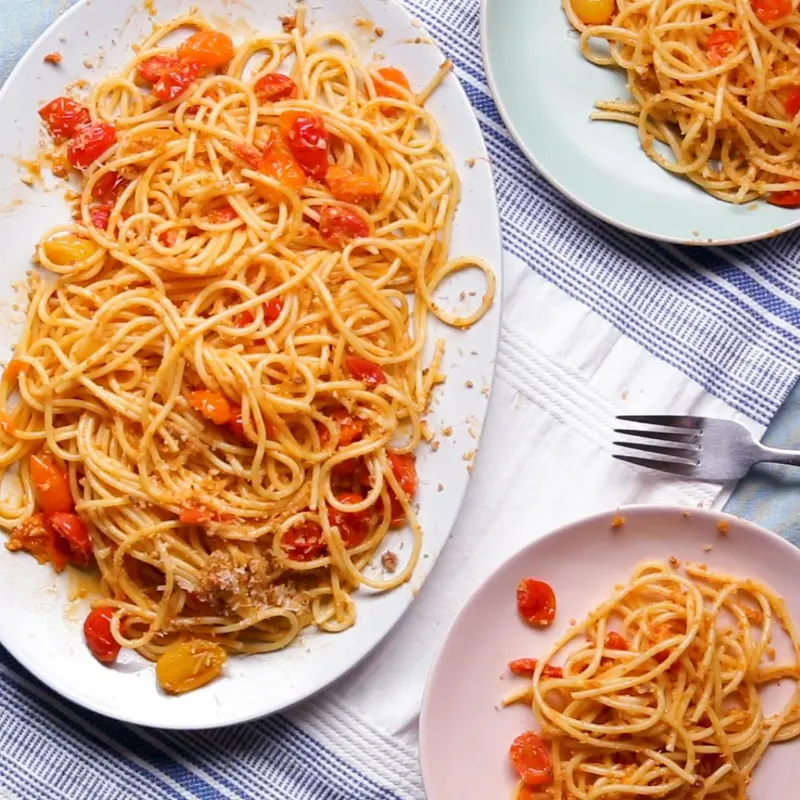 Vegetarian Nut-Free Tomato And Anchovy Pasta
