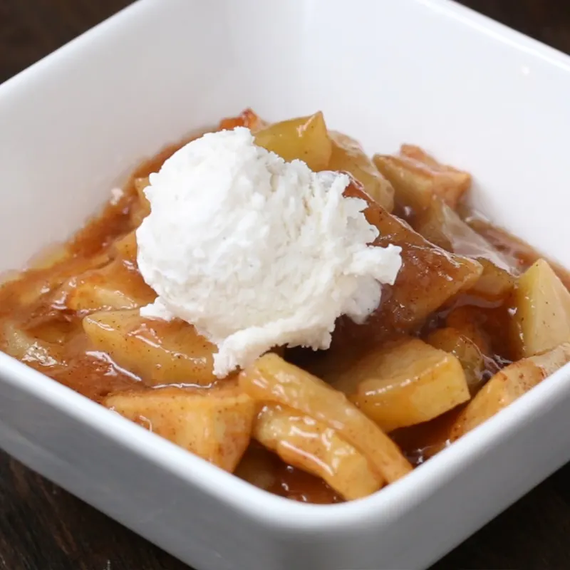 Vegetarian Nut-Free Caramel Apple Bake