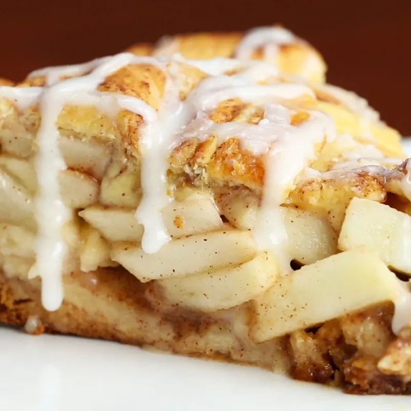 Vegan Vegetarian Cinnamon Roll Apple Pie