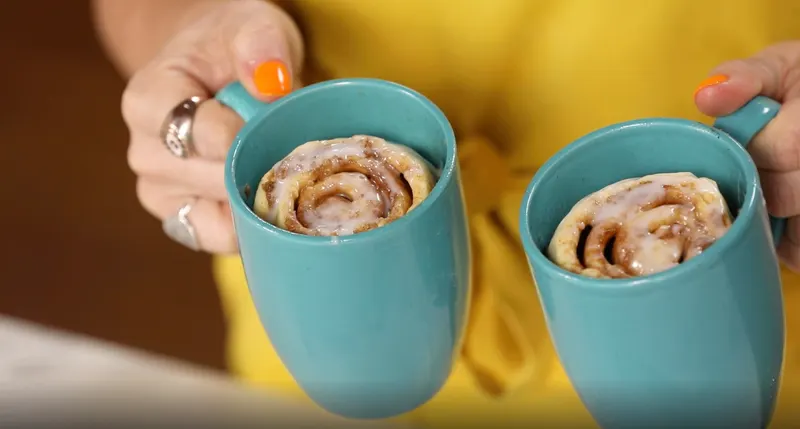 Vegetarian Nut-Free 4-Minute Mug Cinnamon Rolls