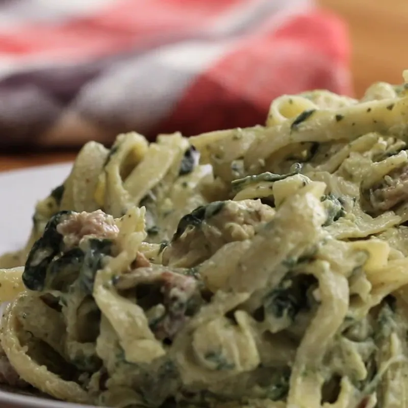 Nut-Free Shellfish-Free Creamy Chicken Bacon Pesto Pasta