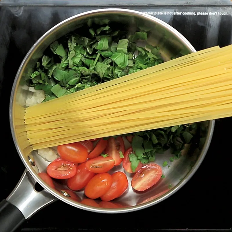 Vegetarian Nut-Free One-Pot Basil Pasta