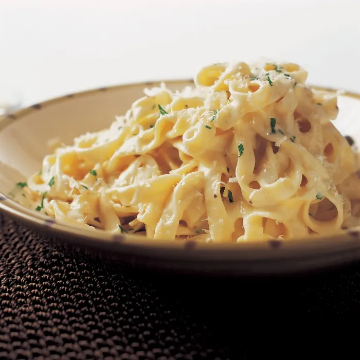Vegetarian Nut-Free Fettucine alfredo — Italian recipe