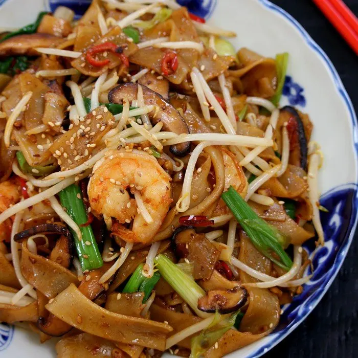 Dairy-Free Nut-Free Shrimp Chow Fun — Chinese recipe