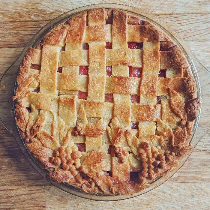 Vegetarian Nut-Free Strawberry Rhubarb Pie — British recipe