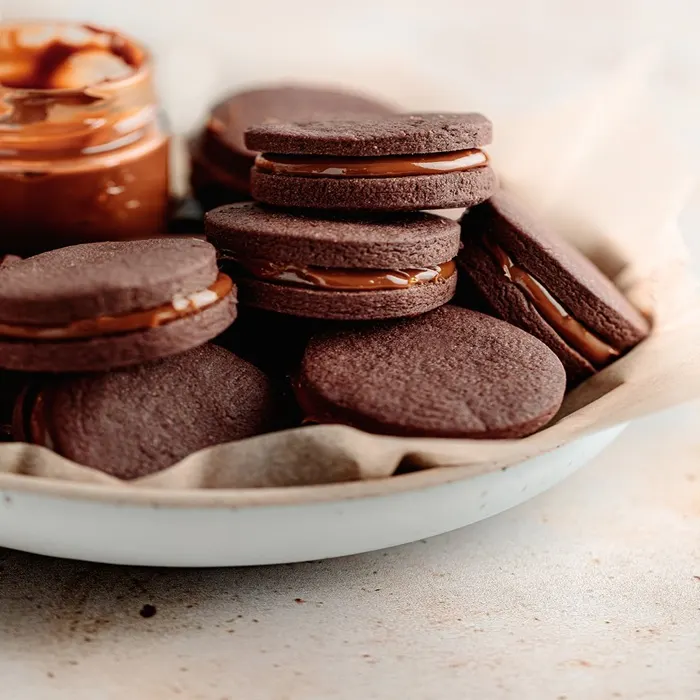 Vegetarian Nut-Free Chocolate alfajores — Uruguayan recipe