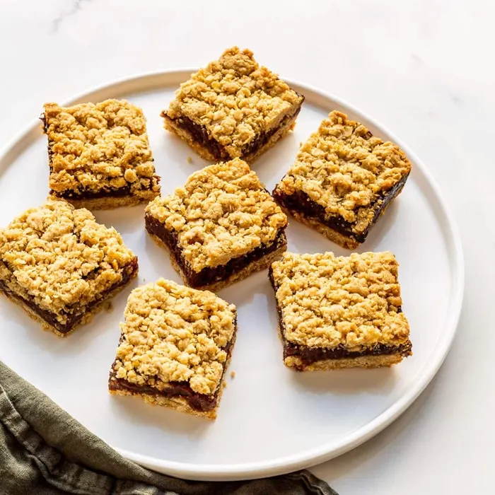 Vegetarian Nut-Free Date squares — Canadian recipe