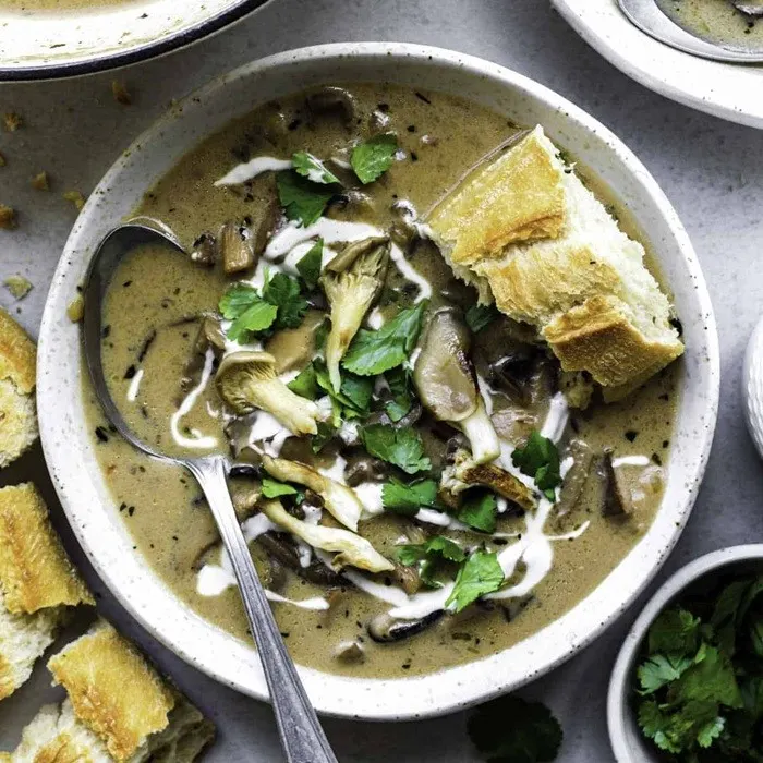 Vegetarian Nut-Free Oyster Mushroom Soup