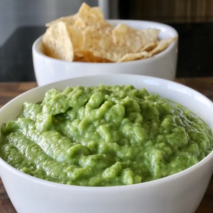 Vegetarian Gluten-Free Ají de Aguacate Recipe (Colombian Spicy Avocado Sauce)